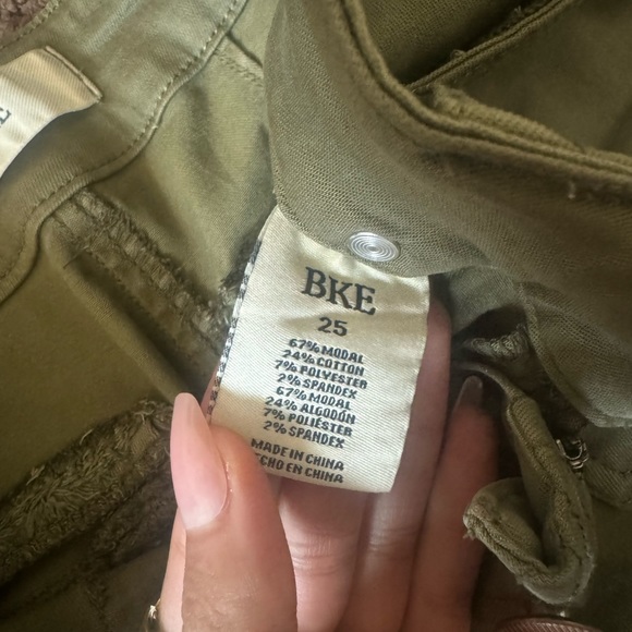 BKE Mollie Stretch Short - Picture 3 of 3